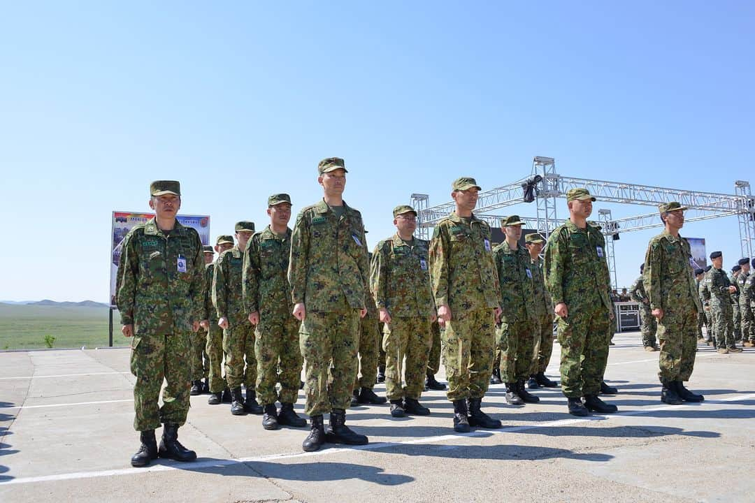 陸上自衛隊さんのインスタグラム写真 - (陸上自衛隊Instagram)「６月１９日（月）、陸上自衛隊は、モンゴルにおける多国間訓練（カーン・クエスト２３）の開会式に参加しました。本訓練を通じ、ＰＫＯ等に関する各種能力の維持・向上を図るとともに、参加国との相互理解を促進し、信頼関係の強化を図ります。 #陸上自衛隊  #pko   The JGSDF participated in the opening ceremony of the multilateral exercise “KHAAN QUEST2023” in Mongolia on June 19, Monday. Through this exercise, the JGSDF will improve various capabilities such as peacekeeping operations, promote mutual understanding, and strengthen cooperation between the participating nations.」6月21日 12時00分 - jgsdf_pr