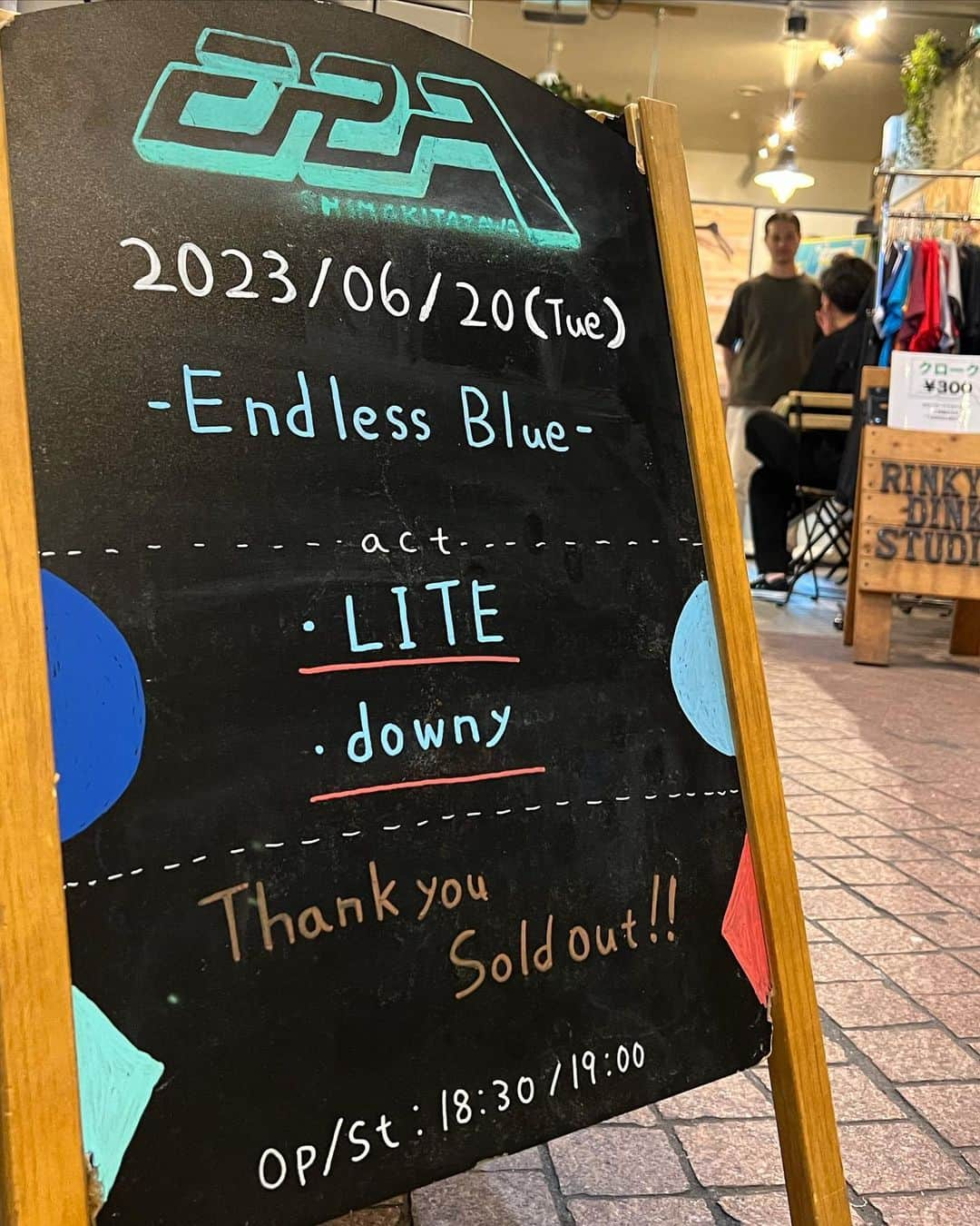 山本晃紀のインスタグラム：「2023/06/20 Shimokitazawa ERA  Endless Blue  downyのみなさん、ご来場のみなさん、ERAのみなさんありがとうございました！  #EndlessBlue #downy  #LITE #liteband #canopus #paiste #LERNI #OYAIDE」