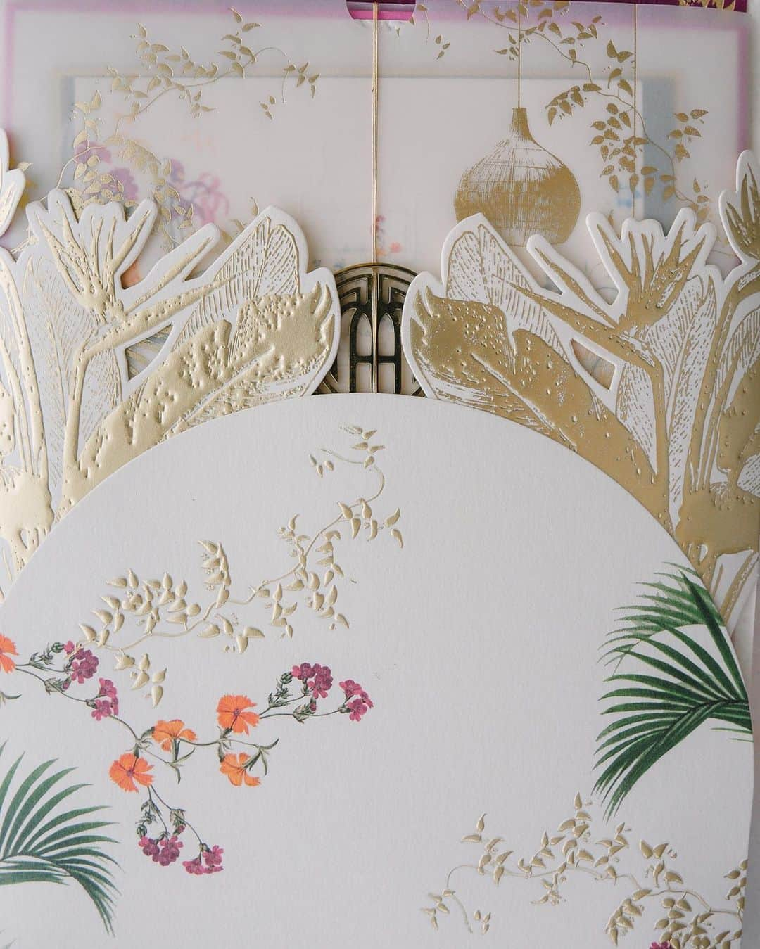 Veronica Halimさんのインスタグラム写真 - (Veronica HalimInstagram)「Custom invitation suite design that showcases the Peranakan theme and color palette, featuring hints of tropical flowers and embellished with a brass monogram pendant. It radiates a sense of freshness, boldness, and vibrancy, making it the perfect invitation for summer — #pernakanstyle #truffypi #カリグラフィー #カリグラフィースタイリング #モダンカリグラフィー #calligraphystyling #weddinginvitation #weddingstationery #moderncalligraphy #embossed  #paperlovers #ウェディング #ウェディングアイテム #カリグラファ #veronicahalim #スタイリング #prettypapers #weddingsuite #tropicalcolors #ldvh」6月21日 12時27分 - truffypi