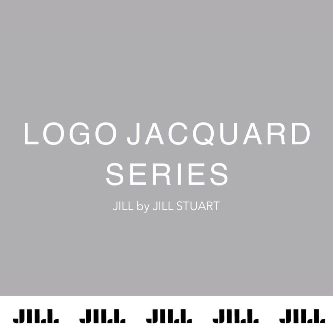 JILL by JILLSTUARTさんのインスタグラム写真 - (JILL by JILLSTUARTInstagram)「.《予約スタート》 ロゴジャガードシリーズ ￣￣￣￣￣￣￣￣￣￣￣￣￣￣￣￣￣￣￣￣ ▪️7月中旬-8月上旬入荷予定 オリジナルのロゴを施した 新シリーズが登場。  ワンピースとニットは オリジナルロゴをジャガード織りでデザイン。 ポリエステル素材を使用した、 軽くて構築的なシルエットがポイントです。  その他、 衿ぐりにバイカラーの生地を使用した オリジナルロゴ刺繍入りのTシャツや  ロゴ入りのラグランテープがポイントの フード付き短丈パーカーも登場。 程よい厚みで冷房対策としても活躍します。  ￣￣￣￣￣￣￣￣￣￣￣￣￣￣￣￣￣￣￣￣￣ #ジルバイジルスチュアート  #jillbyjillstuart #jillby  #2023ss」6月21日 13時01分 - jillbyjillstuart_official