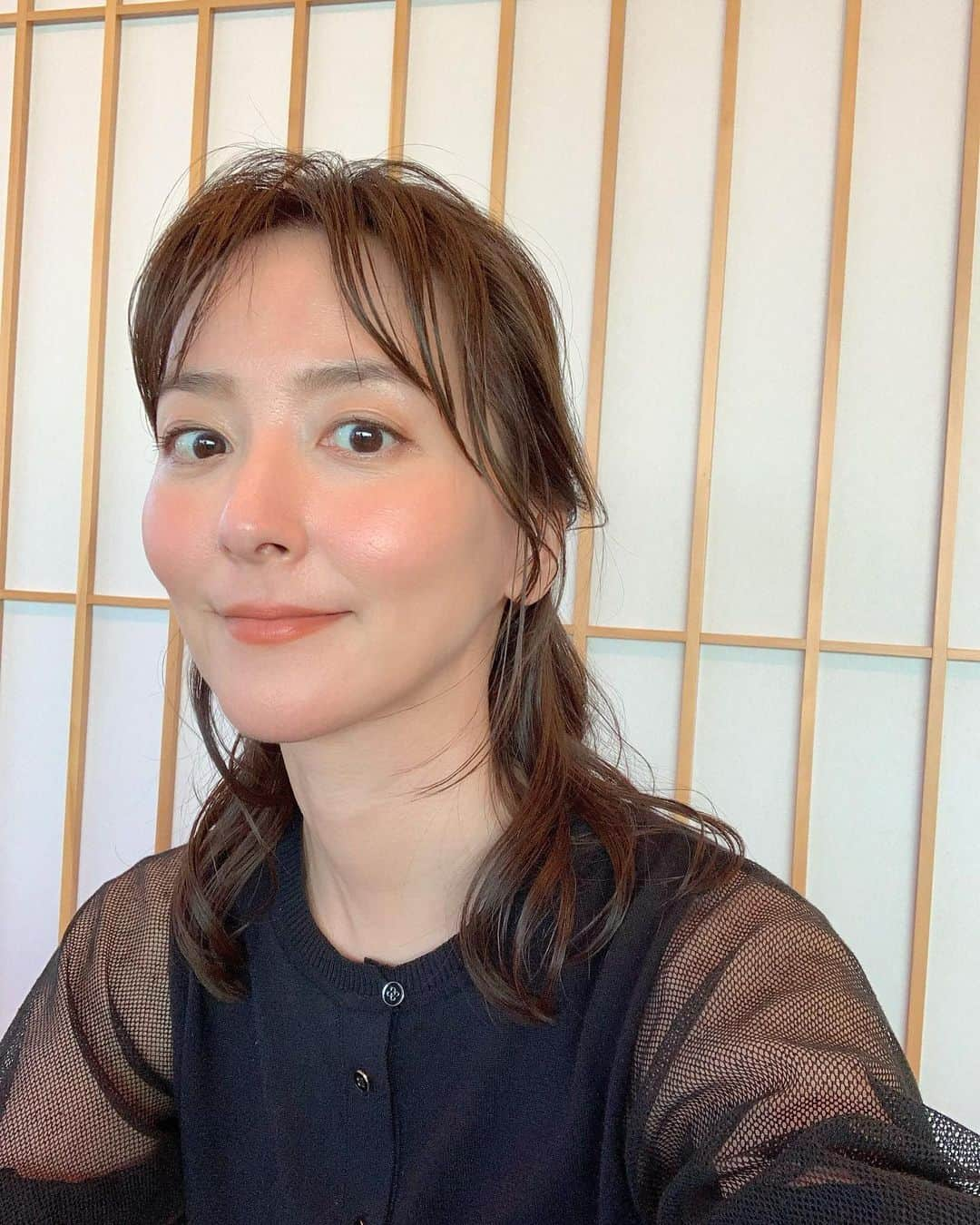 東麻美さんのインスタグラム写真 - (東麻美Instagram)「優しそう？ ふふふ  ハーフアップ・マジック  #hairarrange #hairmake #ハーフアップ #model#asamihigashi#Asami」6月21日 13時14分 - asamihigashi