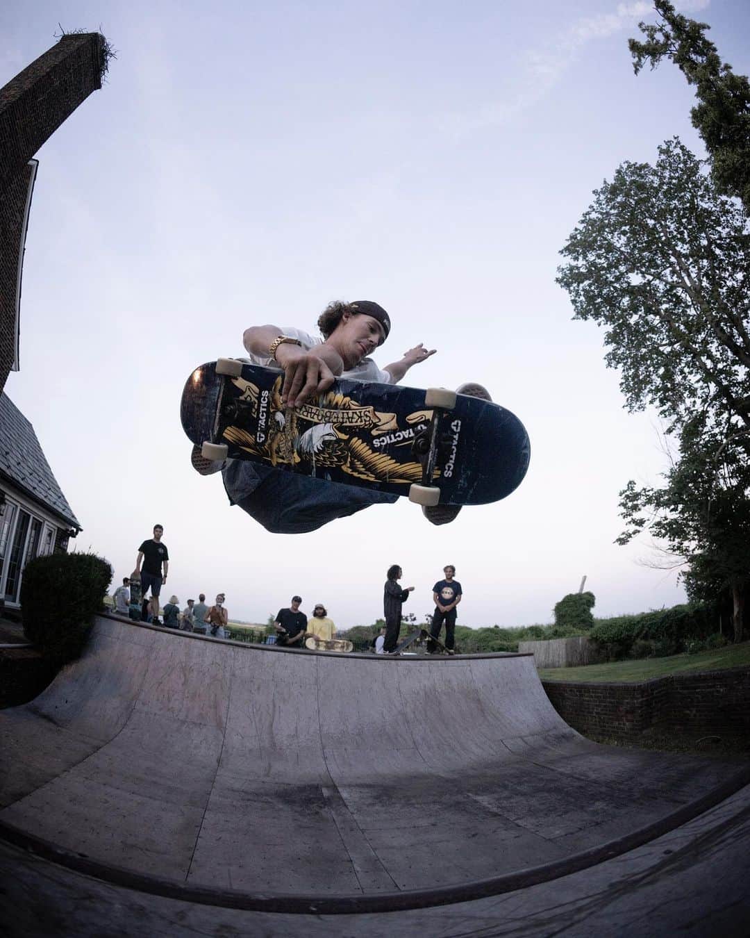 Burton Japanさんのインスタグラム写真 - (Burton JapanInstagram)「今日はGo Skateboarding Day！思いっきりスケートボードを楽しみましょう！ Photo: @blattphoto  #Burton #GoSkateboardingDay」6月21日 13時21分 - burtonjapan
