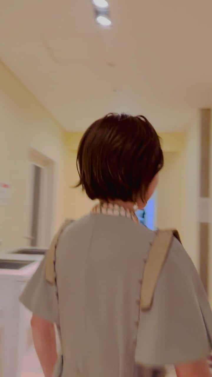 のインスタグラム：「. 今夜9時 モストバリュアブル芸能人 松本明子さんの応援で出演します📣  収録後の森尾です♪  from staff  #ワンピース @aoiwanaka.official #靴 @dianashoespress #ピアス @abiste_official」