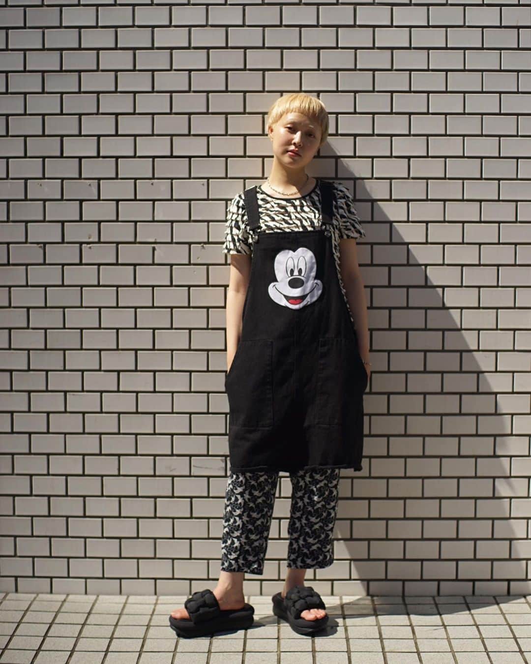 PUNK CAKEのインスタグラム：「🖤 NEW ARRIVAL 🖤 ☑︎ Mickey black denim jumper skirt【SOLD】 ☑︎ Zebra frill top ☑︎ Swallow easy pants  Now on sale ➡︎ ONLINE STORE   PUNK CAKE POP-UP  6/25(mon)-7/2(sun) 13:00-20:00   model / @momooka_koyoi」