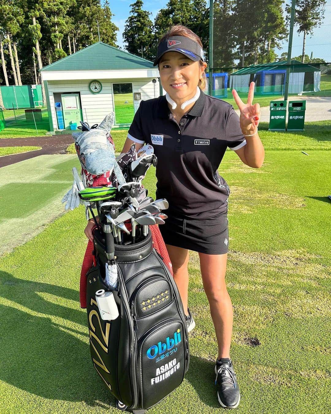 藤本麻子のインスタグラム：「後半戦もエンジョイします🏌️‍♀️🎵 . #三愛オブリ #マツモトキヨシ #B.I.TECH #ECL #味の素 #アミノバイタル #v12golf #nike #タイトリスト」