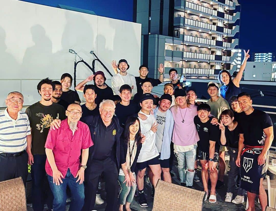 藤田弘輝のインスタグラム：「Off season 2023 Love this team!! ❤️ Thank you Davidsan!  @davidhalton  Now the challenge is on to sustain and build this culture」