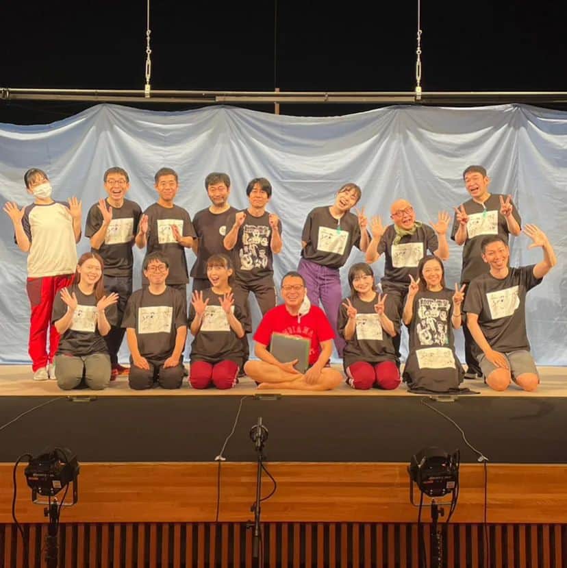 小林健一のインスタグラム：「改めまして、 動物電気30周年記念公演 「念力！山動く」 東京、山梨、終えました！ 大変な公演でしたが、何とかやり終えました。忘れられない公演となるでしょう！ まだまだ配信もやってますので、観られなかった方、ぜひ観てください！ ありがとうございました！」