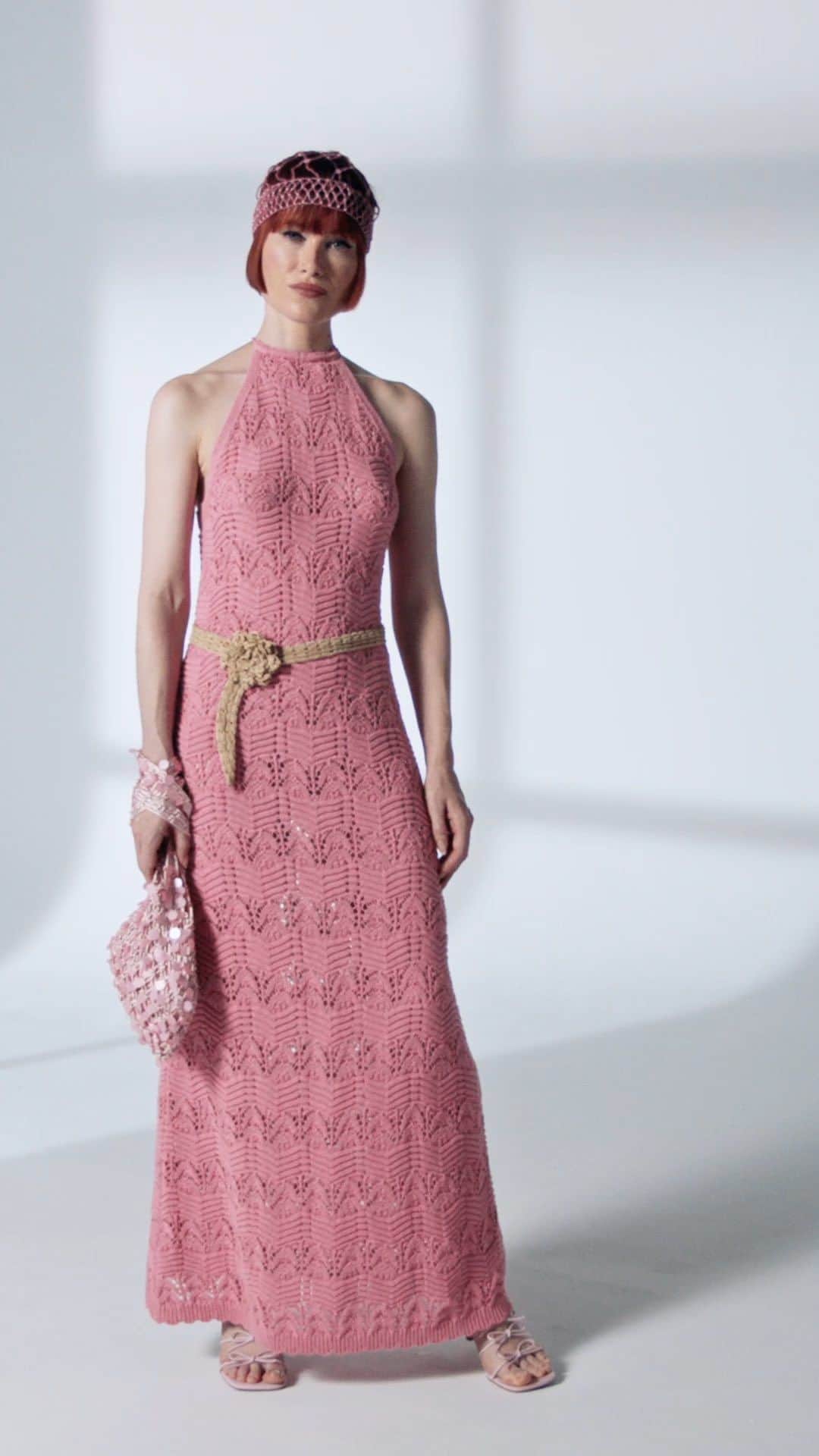 のインスタグラム：「C is for crafty, cool and classic! Yes, we’re talking about crochet, a trend that has made a major comeback this season.  #MangoWoman」