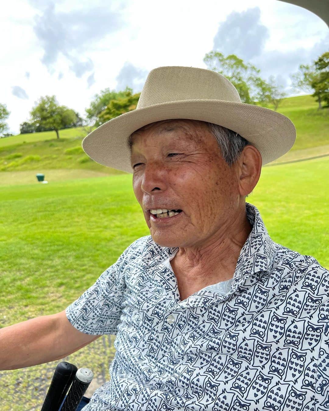 ホトゴルフ（蛍原徹）のグルメインスタ