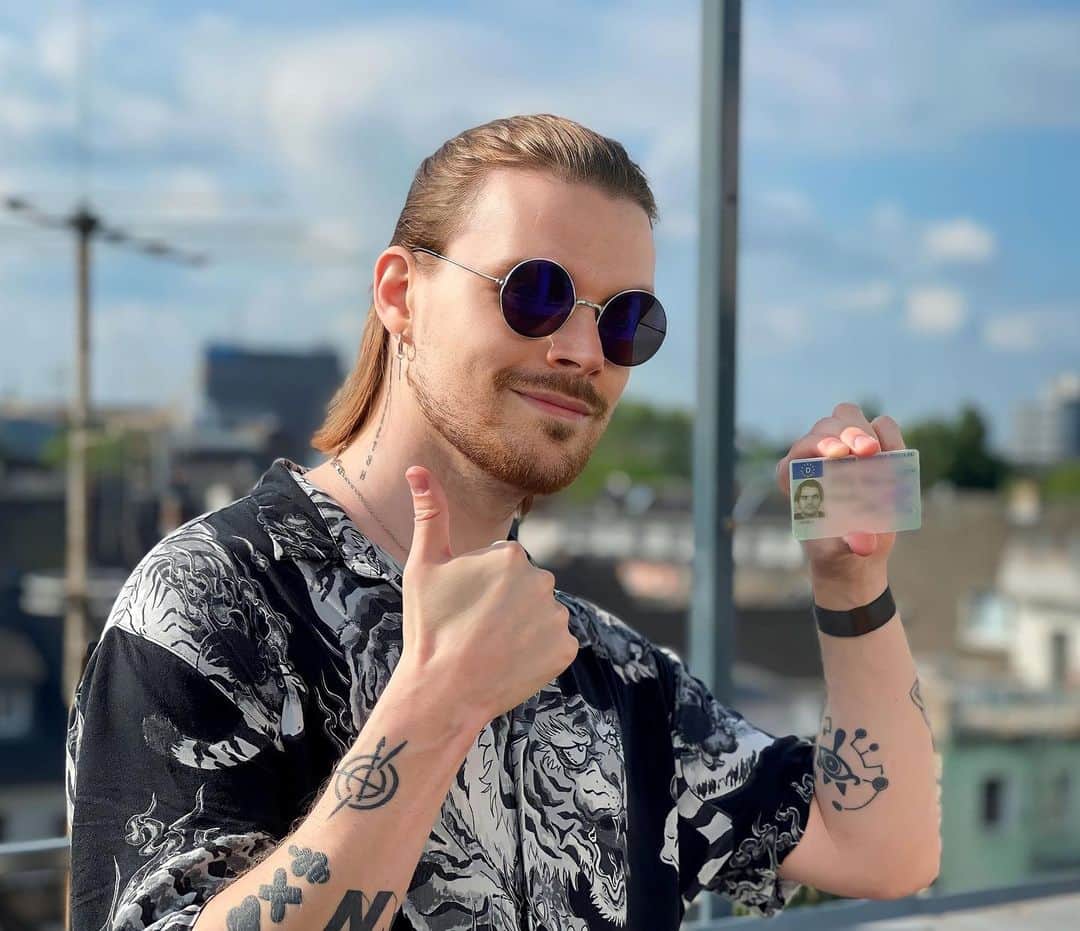 iBlaliのインスタグラム：「Hatte doch Lust auf Führerschein (& diesen mal auf Entspannt gemacht). Endlich 💪」