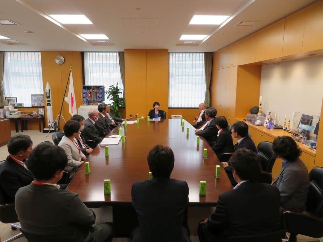 高市早苗のインスタグラム：「6月21日 長野県南牧村長・議員団・JAの皆様ご来訪」