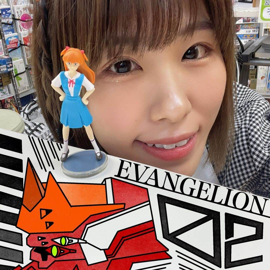 陽向こはるのインスタグラム：「アスカのフィギュア🍓   #エヴァ #エヴァンゲリオン  #evangelion  #eva  #アスカ #アスカラングレー  #式波アスカラングレー  #フィギュア #おもちゃ  #人形 #遊び #アイドル #idol #イラスト #デザイン #design #絵 #ipad  #デジタル  #エヴァ好きな人と繋がりたい  #エヴァンゲリヲン  #赤 #red #ロゴ  #プラモ #プラモデル #24歳 #girl #anime #アニメ」