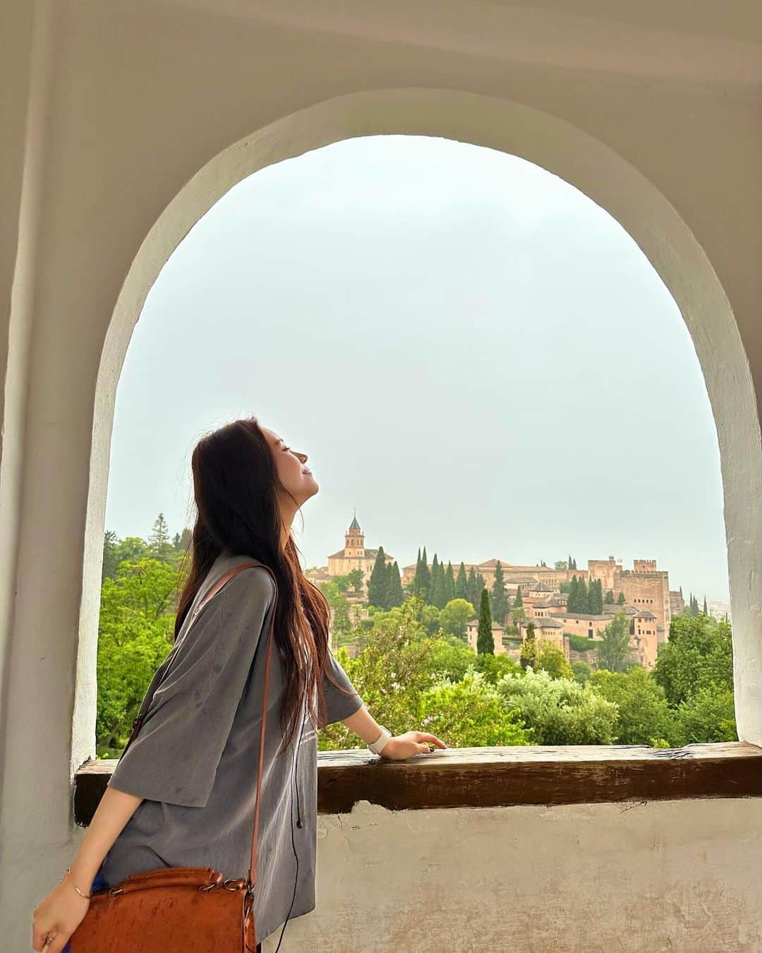 ジユルさんのインスタグラム写真 - (ジユルInstagram)「알함브라 궁전의 추억.  그 이상의 곳.  #알함브라궁전의추억」6月21日 17時16分 - jiyul_7