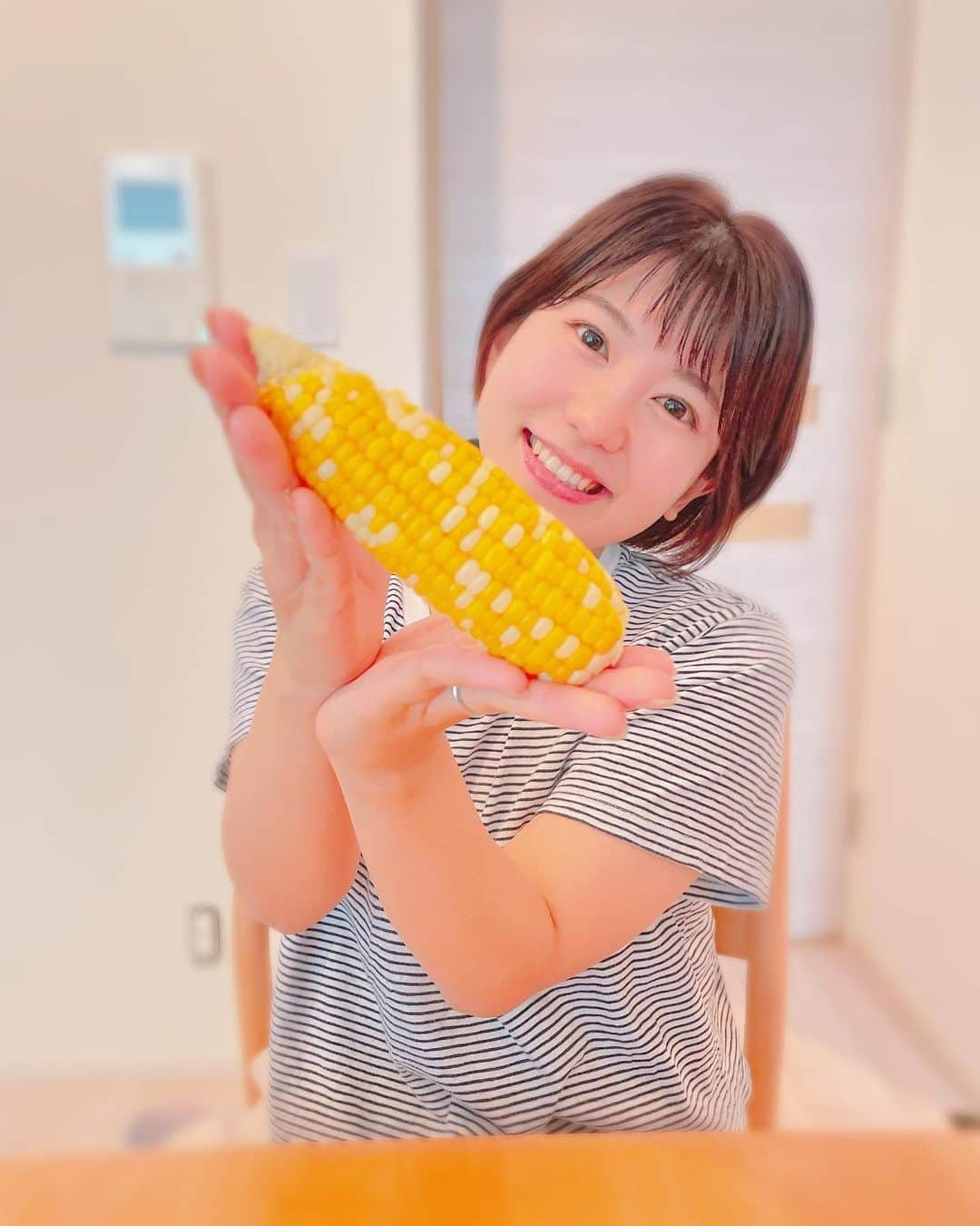 矢端名結のインスタグラム：「静岡の甘々娘🌽 本当に甘くて感動〜✨ 小川さん（ @keico.ogawa ）いつもお裾分けありがとうございます💕  #静岡 #森町 #甘々娘 #とうもろこし」