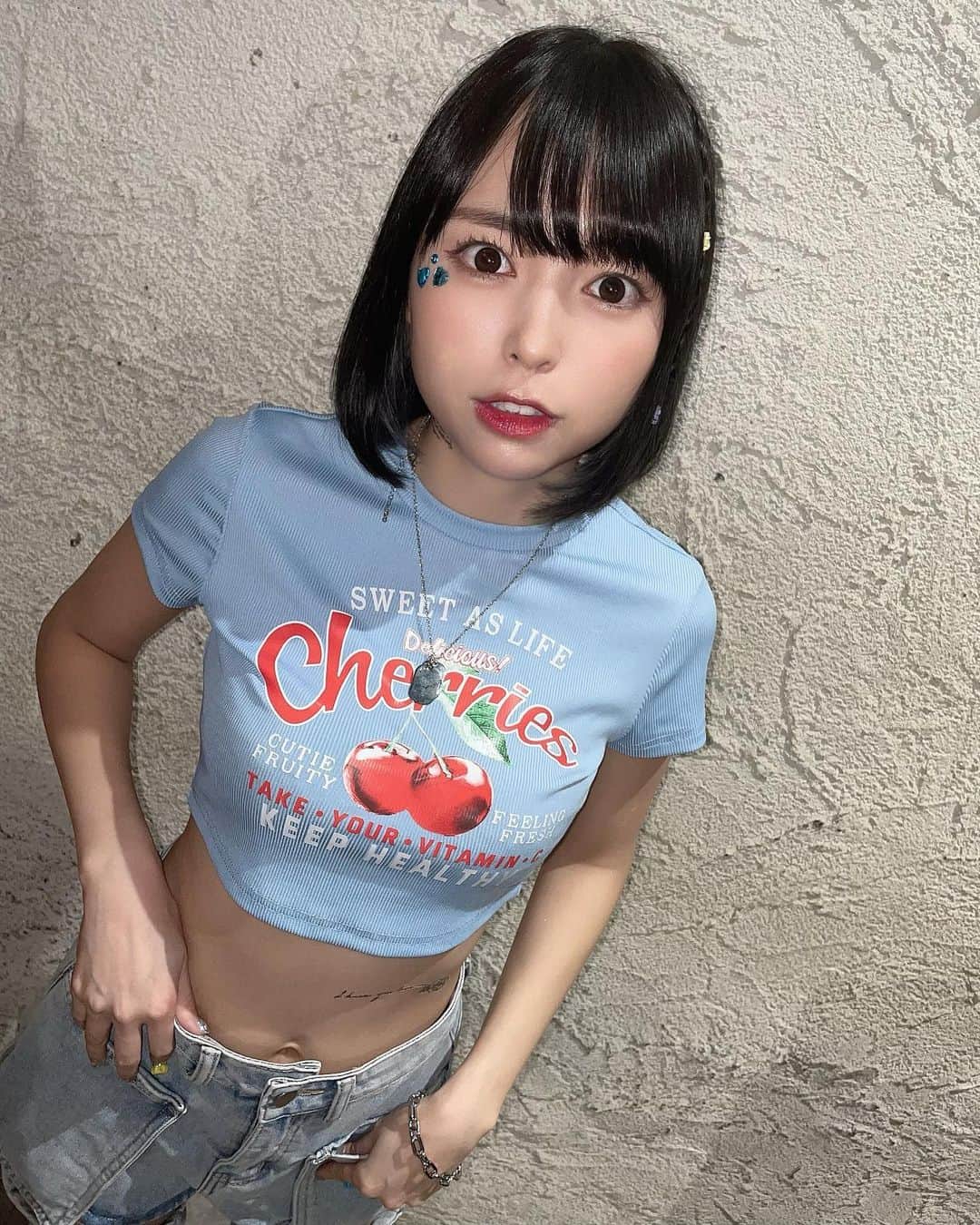寺坂ユミさんのインスタグラム写真 - (寺坂ユミInstagram)「Y2K🍒⭐️  #Y2K#y2kファッション#SHEIN#sheinコーデ」6月21日 17時52分 - 129ym