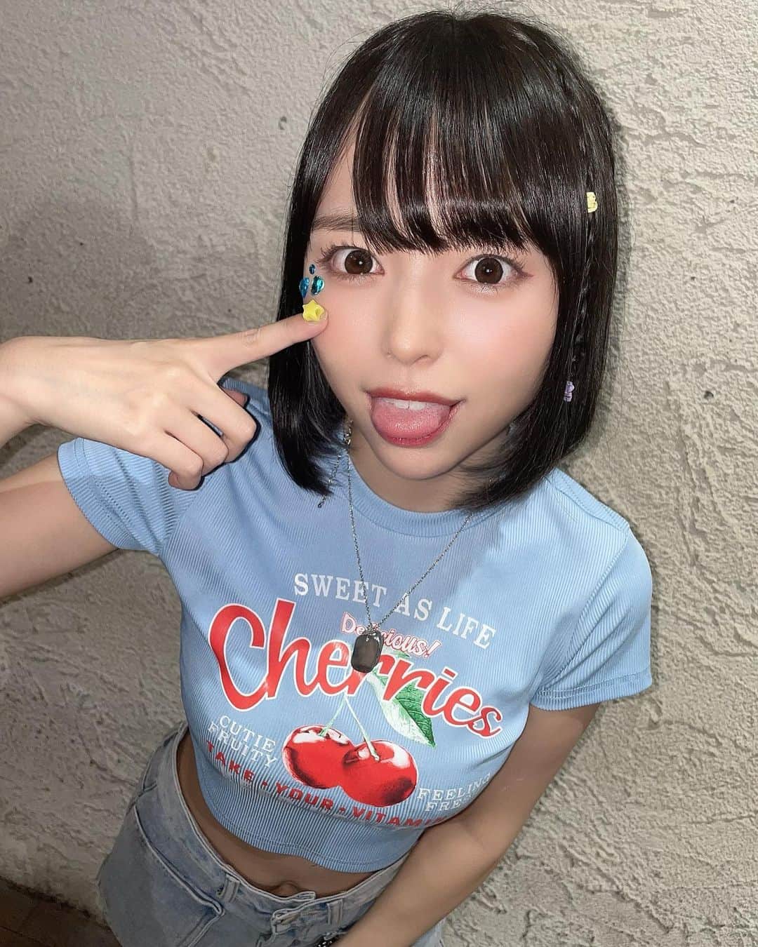 寺坂ユミのインスタグラム：「Y2K🍒⭐️  #Y2K#y2kファッション#SHEIN#sheinコーデ」