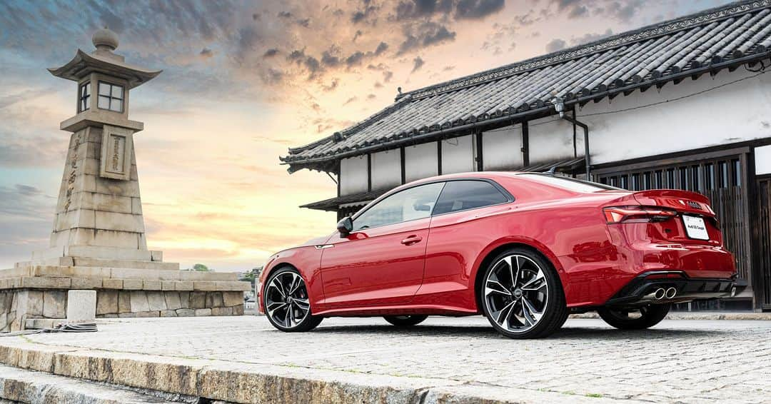 Audi Japan Sales / アウディジャパン販売さんのインスタグラム写真 - (Audi Japan Sales / アウディジャパン販売Instagram)「【Audi S5 Coupéで行く、山陽山陰ロングツーリング】  思わず深呼吸をしたくなる絶景が織りなす山々や海。 長い時を積み重ねて、その土地を見守ってきた歴史的な名所名跡の数々。  魅力的なスポットが点在する山陽山陰のロングツーリングを通じて、 爽快で快適なドライビングを発揮する流麗なAudi S5 Coupéの実力をご紹介します。  詳細は、ぜひ #AJS のオフィシャルサイトをチェックしてみてください。  @audi.japan.sales  #Audi #AJS #myaudi #audistyle #car #carstagram  #audis5coupé #アウディ #ドライブ #車 ＃試乗 #愛車 #外車 #ドイツ車 #車好き #車好きな人と繋がりたい #アウディ女子 #車好き男子 #山陽山陰 #ロングツーリング」6月21日 18時00分 - audi.japan.sales