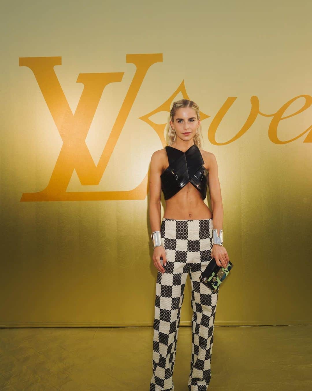 キャロライン・ダウルのインスタグラム：「Anzeige // 📍Pont Neuf @louisvuitton show 🫶🏻 what a powerful & joyful moment, congrats @pharrell!!!」