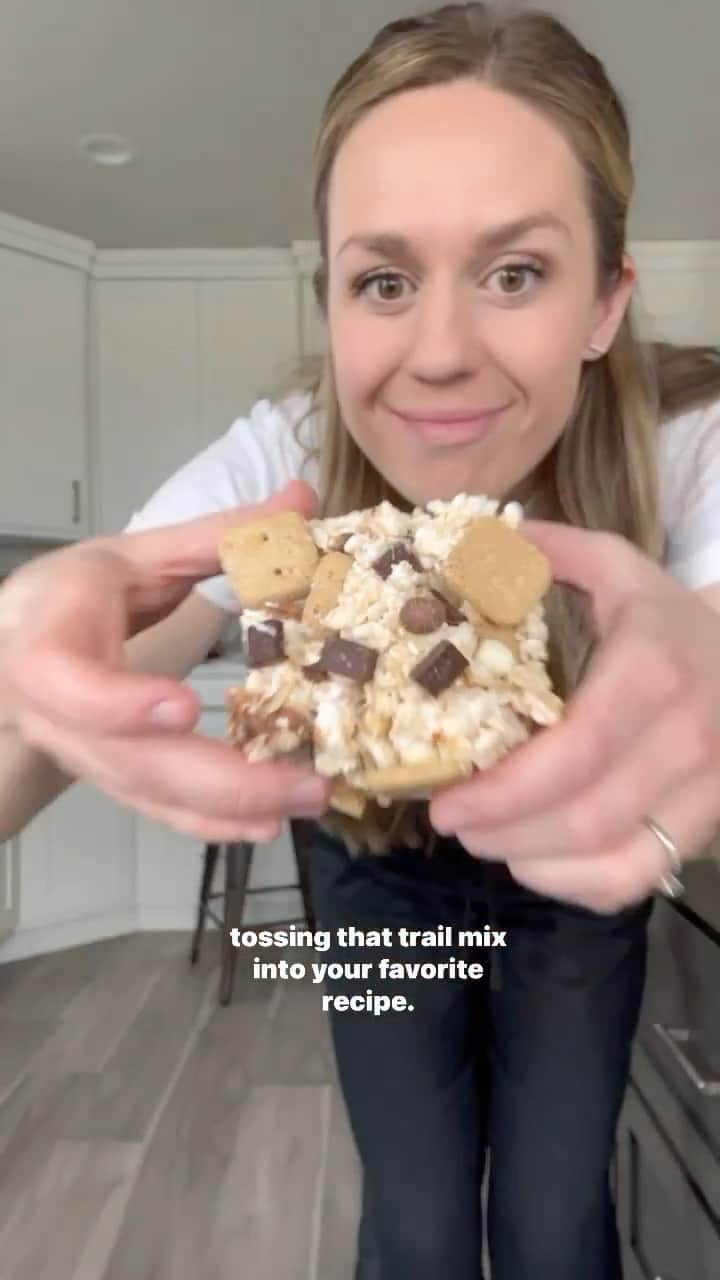 のインスタグラム：「you deserve a little treat #favoriteday  @cookingwithkarli #summertreats」