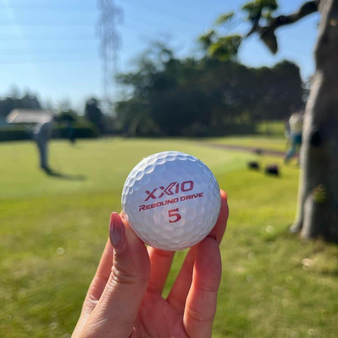 竹村佳奈さんのインスタグラム写真 - (竹村佳奈Instagram)「お気に入りボール⛳️  #ゼクシオ #ゼクシオリバウンドドライブ #ゼクシオALLOK」6月21日 20時03分 - takemura__kana