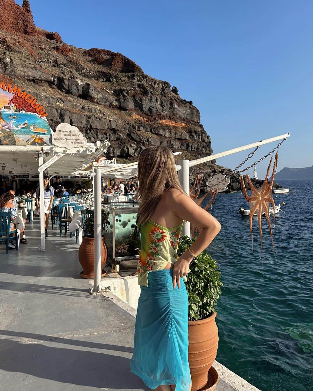 植野有砂のインスタグラム：「Santorini vlog is now online 🩷 サントリーニvlogがYouTubeにアップされたのでぜひ見てね🩵あー楽しかった🥹😮‍💨💕」