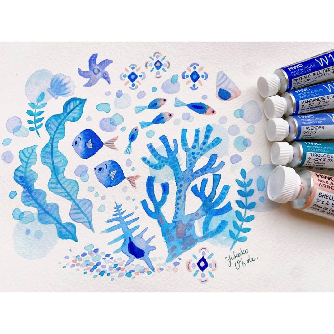 おおで ゆかこのインスタグラム：「最近買った青系統の水彩絵の具4種と、シェルピンクで小さな海を🐠 #夏至の日」