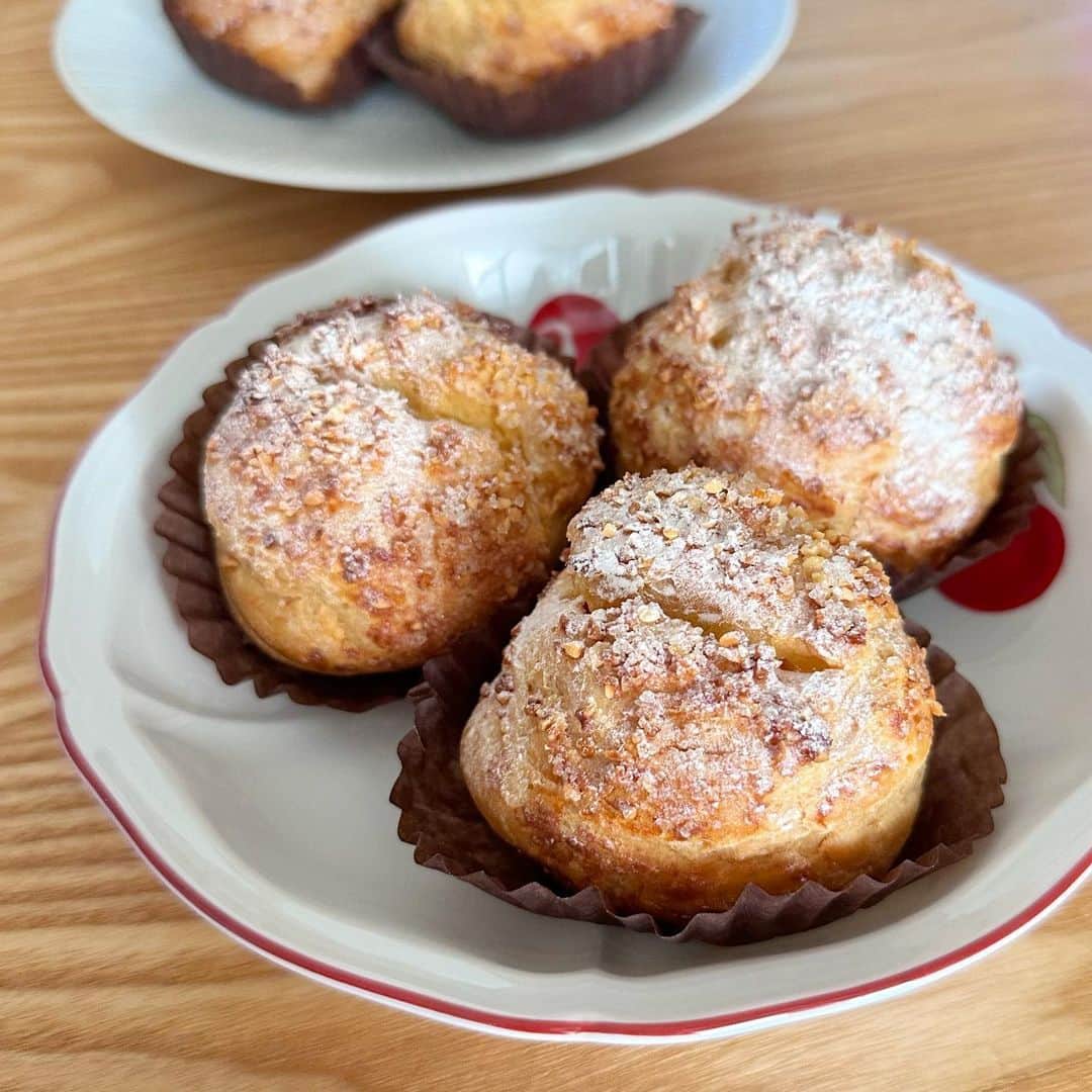 大野いとのインスタグラム：「シュークリーム焼きました☺️♡ 美味しくできた！ #手作りお菓子  #シュークリーム」