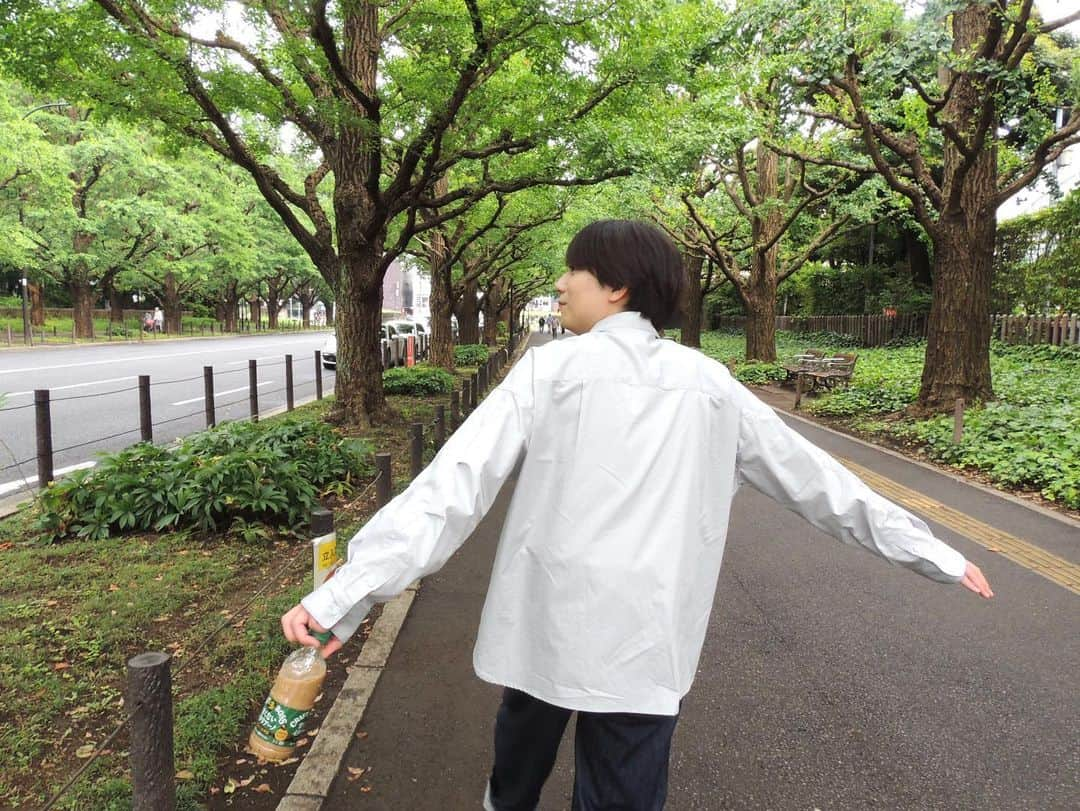 馬場健太さんのインスタグラム写真 - (馬場健太Instagram)「お仕事休憩中🚶  おともにクラフトボスの甘くないイタリアーノ☕️ これが思ってたより甘くなくて、でもミルク感はあってすっきり飲めちゃう🫶🏻  がぶ飲みしちゃわないように気をつけました🤓  #クラフトボス #甘くないイタリアーノ#pr #カフェラテ」6月21日 20時36分 - kenken_baaaa