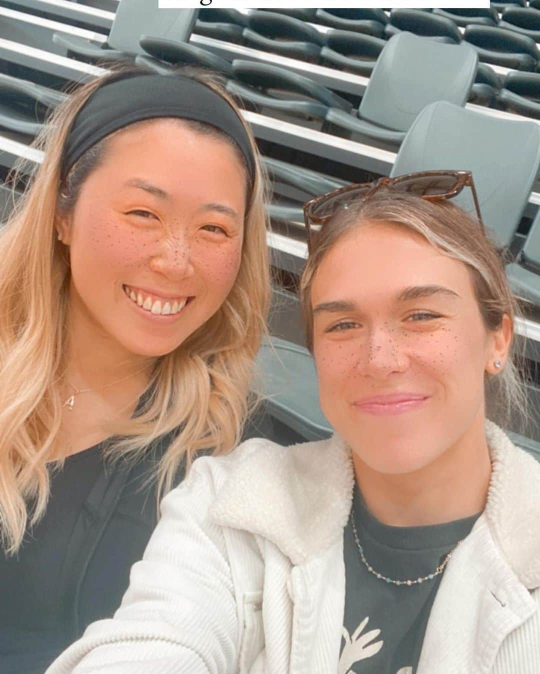 山田愛のインスタグラム：「Basketball brought this friendship🫧  @erinbollmann ❤️🇦🇺 The last pic was in 2019 at Keilor   #australia #melbourne #basketball #オーストラリア」