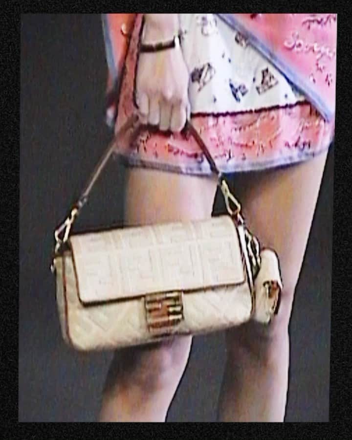 Fendiのインスタグラム：「New for #FendiSummer, strappy sandals in nappa leather with a Baguette heel, the perfect companion to the iconic #FendiBaguette and #FendiPeekaboo.  Artistic Director of Couture and Womenswear: @mrkimjones​ Artistic Director of Accessories and Menswear: @silviaventurinifendi ​ Artistic Director of Jewelry: @delfinadelettrez​  Direction: @collierschorrstudio  Styling: @elliegracecumming Hair: @evaniefrausto Makeup: @dickpageface Set Design: @javirigoyen  Casting: @nicola.kast   Music: @pandorasjukebox   Model: Stella Jones」