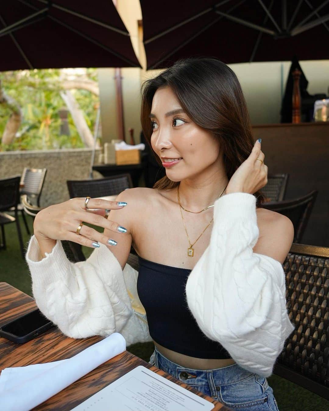KANAMIのインスタグラム：「・ ウルフギャングといえば クリームスピナッチ🥬 (お肉じゃないんかい)  テラス席が出来てて、外の空気吸いながら最高なディナーでした🤍  #おいしすぎて #ふみくんほっぺた落ちかけてた #wolfgangsteakhouse  #hawaii #waikiki」