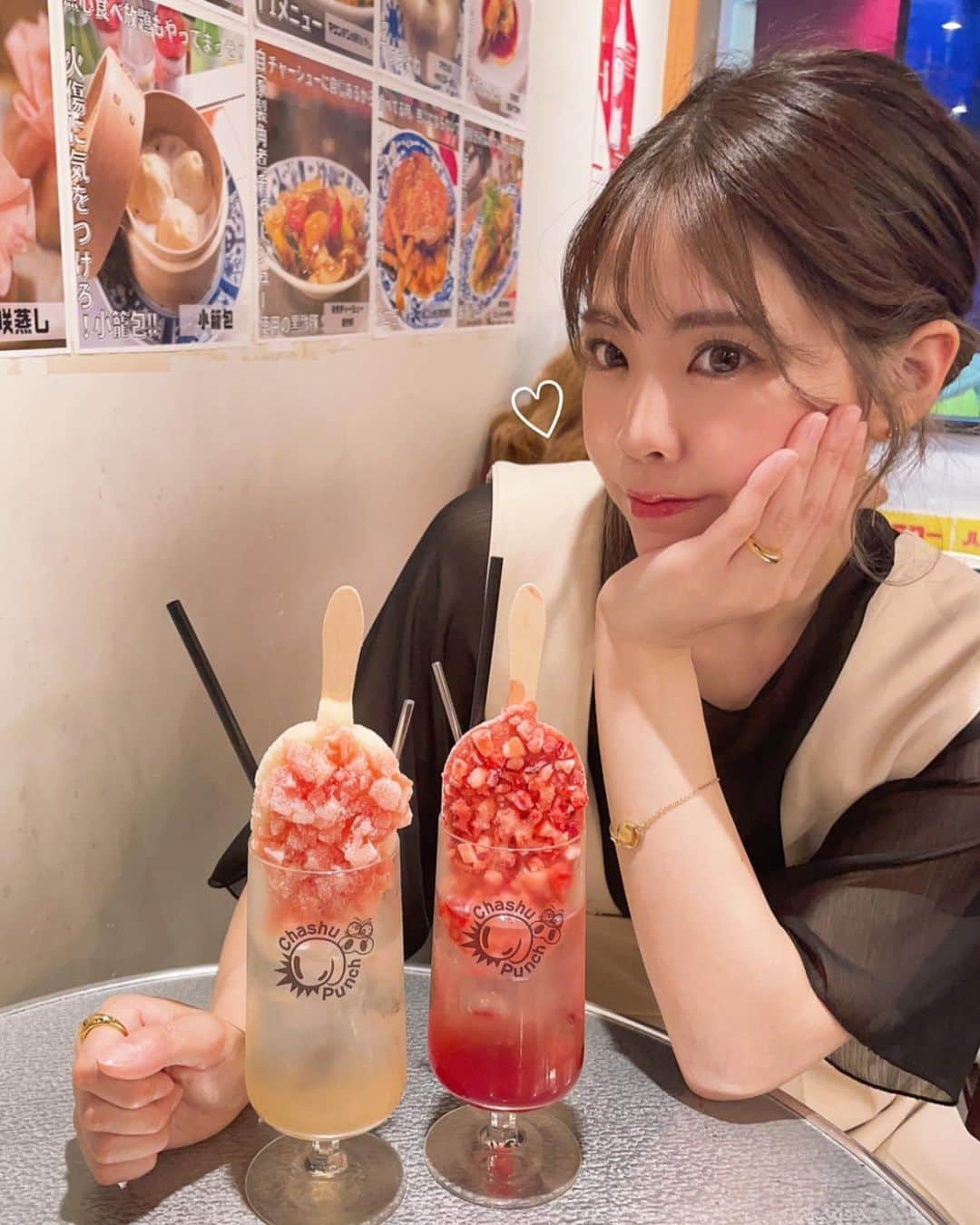 Airiさんのインスタグラム写真 - (AiriInstagram)「. 梅田開拓を目指した女子会👩🍹 私は安定のノンアルコール一択✌️ . .  #osaka#fashion#make#大阪#関西#いいね#美容#前髪#梅田#レイヤー#インナーカラー#ゴールドアクセサリー」6月21日 21時19分 - airi_f0924