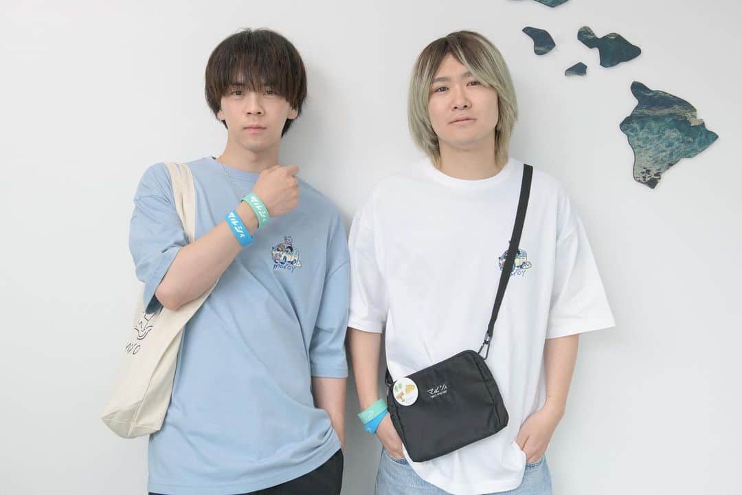 のインスタグラム：「ツアーグッズどうぞよろしくお願いします！！ 俺は身長172cm(諸説あり)でL着てます。  #マルシィ  #meltintoyou」