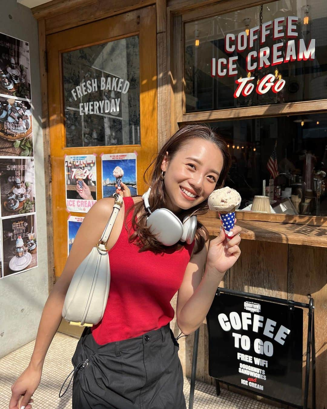 伊原葵さんのインスタグラム写真 - (伊原葵Instagram)「何味でしょーう？🍦  暑すぎて、アイス求めてたー！ もうノースリーブ着ちゃって真夏やっていけるかしら🤣  tops / @randeboo_official  skirt / @searoomlynn_official  bag / @fendi  shoes / @adidasoriginals  jewelry / @artidaoud × @aoi186  iPhone case / @ascene_official × @aoi186   #aocode #ootd #fendi #pr #icecream」6月21日 21時17分 - aoi186