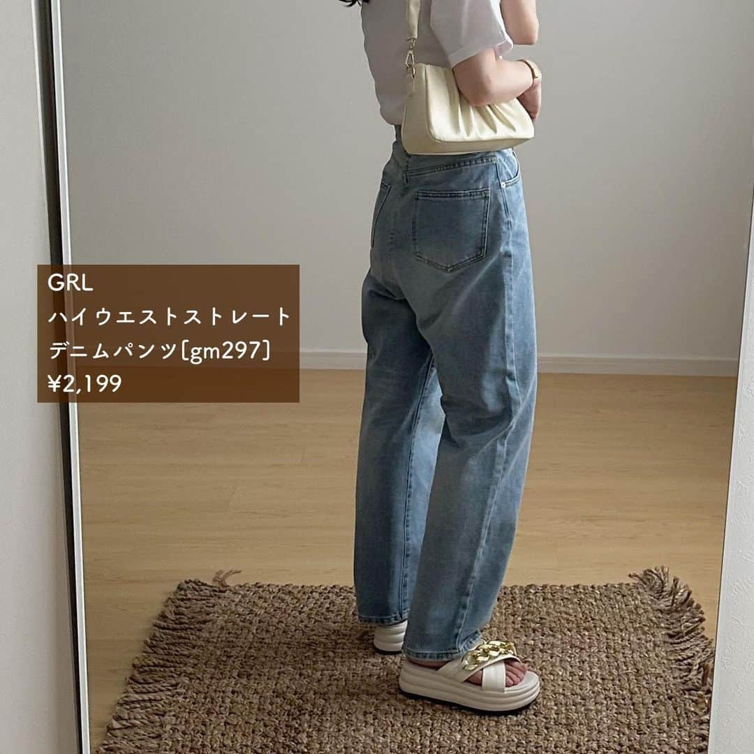 えださんのインスタグラム写真 - (えだInstagram)「最近のおすすめデニムまとめてみた👖 ⁡ 6,8枚目はわりとぴったりめ🫶🏻ぴったりめだとカジュアルになりすぎないのがいい💭 けどゆったりめの安心感と楽さ😮‍💨 ⁡ ⁡ GRL率高め💁‍♀️ @grl_official  どれも当たりだった🙆‍♀️1番ゆったりが2枚目、ぴったりサイズが6枚目かな？他にも気になることあったらコメントでお気軽に聞いてください😌 ⁡ ⁡ ちなみに一つ前の投稿で3枚目のデニム履き回してます👖（色違い・サイズ違いものせてます） 　 ⁡ ⁡ ⁡ ⁡ #デニムコーデ　#パンツコーデ　#脚を出さないコーデ　#デニムパンツ　#大人カジュアル　#骨格ウェーブ　#カジュアルコーデ　#夏コーデ　#おすすめデニム　#chico #grl #グレイル　#GRL購入品　#グレイル購入品　 ⁡」6月21日 21時27分 - yuzutarosu9876