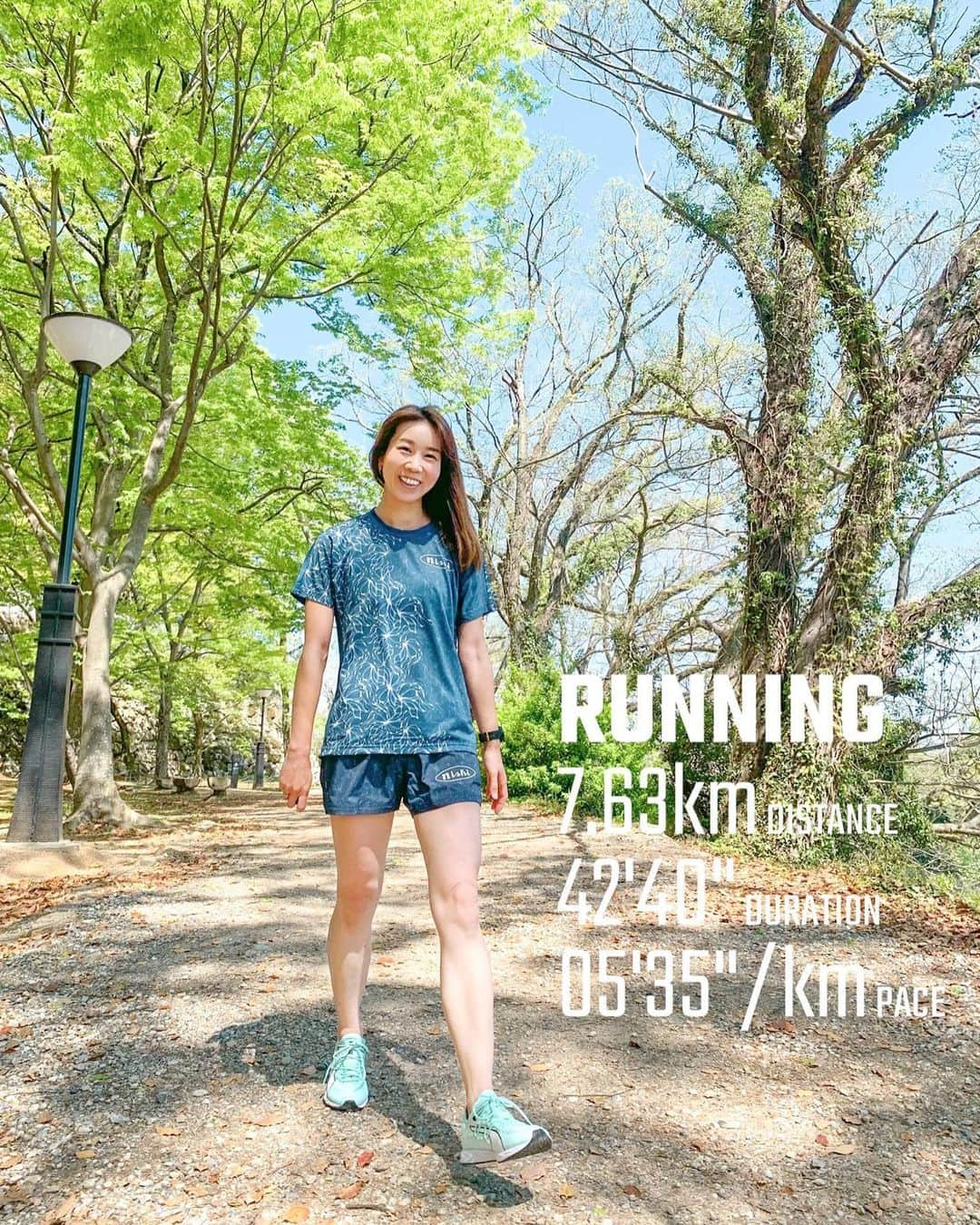 中橋舞さんのインスタグラム写真 - (中橋舞Instagram)「. 続けたい朝ラン☀️🏃‍♀️  走るのは夜ラン派だった私が 朝ランをはじめて生活が変わった  効率良く自分タイムとして 時間を使えたらという想いから始めた朝ラン  朝走ると 毎朝同じように走っている人にすれ違う 話をすることはないけれど  きっと朝に走る理由があるんだろうなと  すれ違えば勝手に毎朝心の中で "おはようございます"って思ってる  仕事が忙しかったり 家事や育児があるから 朝しか時間がない  そんな中でも走るランナーは みんな走るのが好きなんだなぁと 思っちゃう☺️  私もやっぱり走るのが好きだから 楽しくできる範囲で朝ラン続けたい❤︎  そんな私も ママになって2年✌️ 息子が2歳を迎えました なによりも子供ファーストだけど 自分の時間も大切に💓  --------------------------------------------- 朝のライブランの6時半のセッションに 参加するようになって 毎朝みんなと走れて よりライブランが好きになってきている今日この頃🫶　 ▶︎▶︎ @liverunapp   #ランニング #ライブラン #liverun #朝ラン #ランニング女子  #ママランナー #走ることが好き #岡山ランナー  #run #running #runninglife #morningrun」6月21日 21時36分 - mai_nakahashi