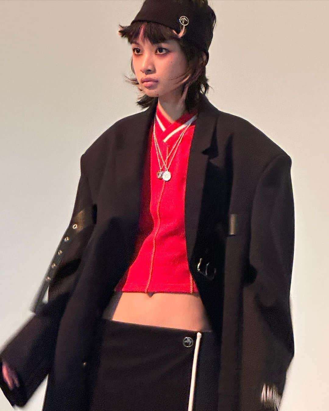 YOONさんのインスタグラム写真 - (YOONInstagram)「We are already onto @ambush_official 𝑺𝑺24 𝑪𝑶𝑳𝑳𝑬𝑪𝑻𝑰𝑶𝑵  and summer's just getting started 🖤 Love how the collection turned out and had lots of fun shooting it. Stay tuned for more details 🖤📕📍  #AMBUSH #pfw #mfw #menswear #womenswear #SS24 #uniform #schooluniform」6月21日 21時29分 - yoon_ambush