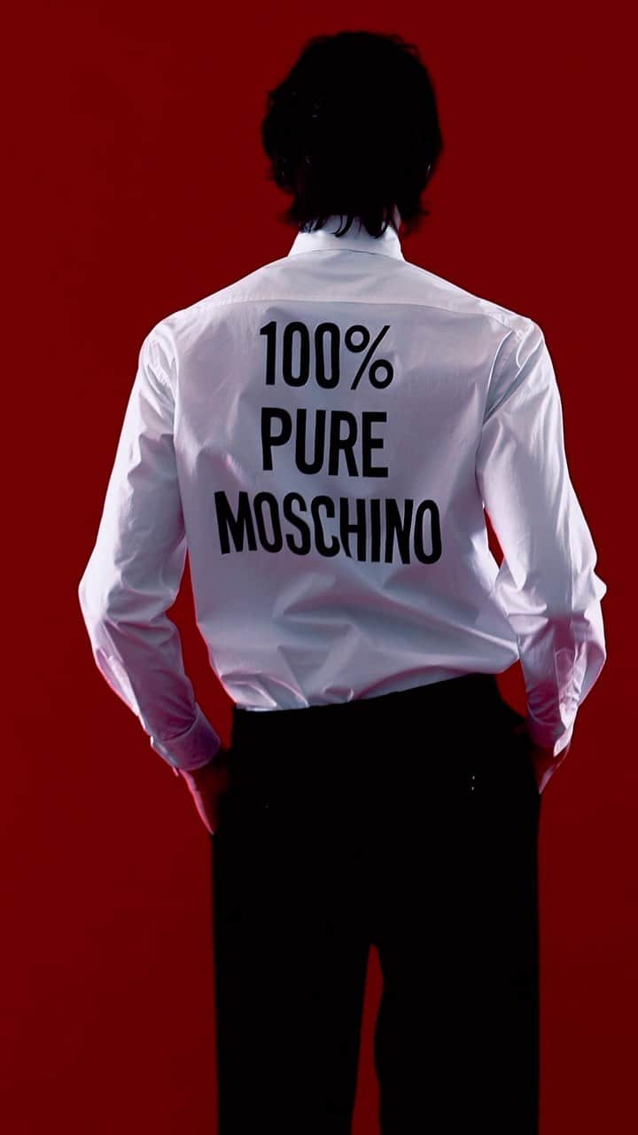 Moschinoのインスタグラム：「SUIT UP, LOOK SHARP  New styles, coming your way: an exclusive look at our menswear collection for Spring/Summer 2024.   Styling by the Welch's @thewelchscreative Video by @blackelephant_ac #Moschino #MoschinoSS24」