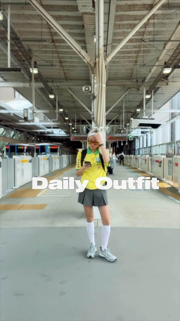 のインスタグラム：「just another office day」