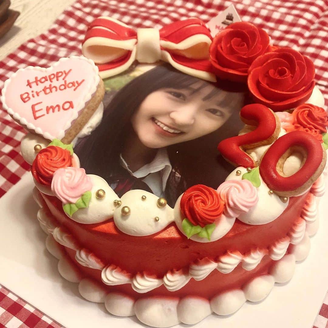 前野えまさんのインスタグラム写真 - (前野えまInstagram)「今年の誕生日ケーキ🎂 まさかの推しケーキでした！🫶🏻 嬉しい！！ ・ ・ #誕生日サプライズ  #誕生日ケーキ  #推しケーキ   #birthdaycake  #20thanniversary  #20th  #birthday」6月21日 21時47分 - maeno_ema