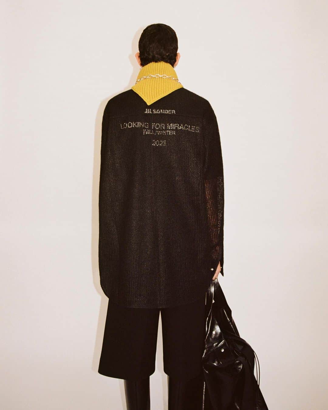 ジルサンダーのインスタグラム：「#JILSANDER Men’s Prefall 23 Collection @d.avit  Now available online and in selected stores #JilSanderbyLucieandLukeMeier」
