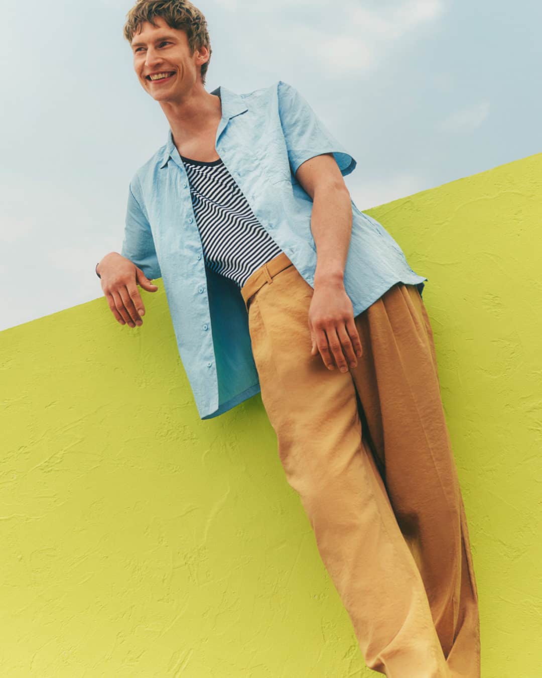 The Outnetのインスタグラム：「Linen tailoring, light layers and bold accessories. Look no further for vacation-style inspiration than our Vacation Shop」