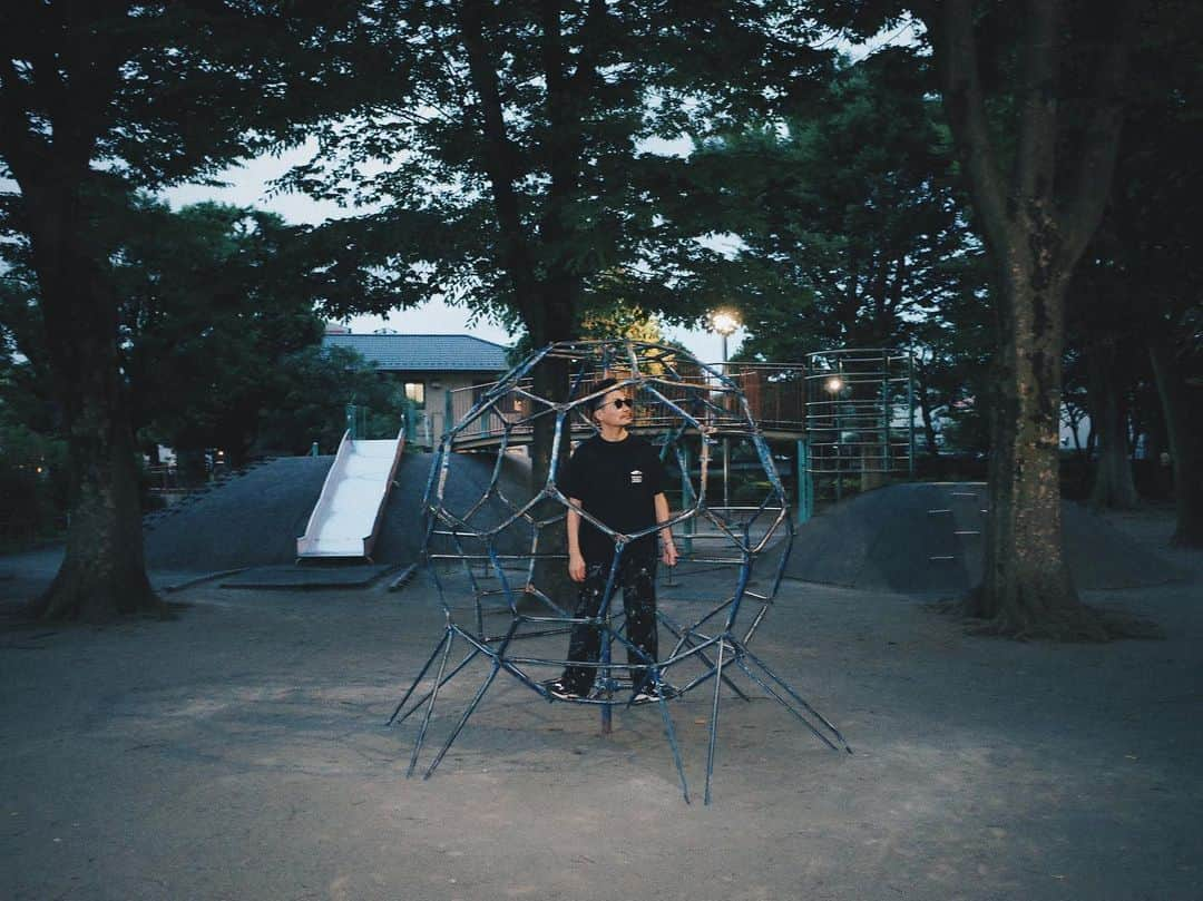 田中裕介さんのインスタグラム写真 - (田中裕介Instagram)「👽  I Need You Baby "Parallel World Odyssey" Graphic S/S TEE  Type B black @tnkusk (170cm) wears size M  Type C white  @sallytnk (173cm) wears size S  @i_need_you_baby_jp」6月21日 22時02分 - tnkusk