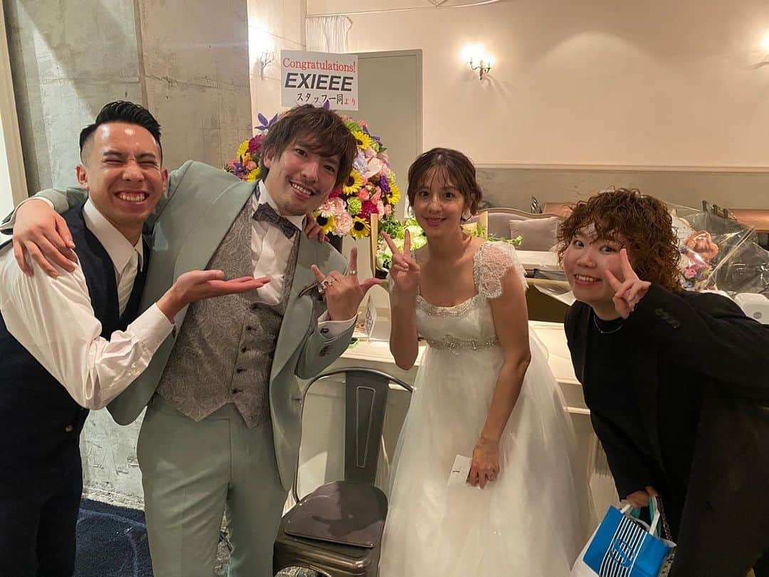 海老原歩美のインスタグラム：「幸せすぎた日💚🧡💛  大好きな先輩の結婚式二次会の司会させてもらって、ドキドキわくわく🌈」