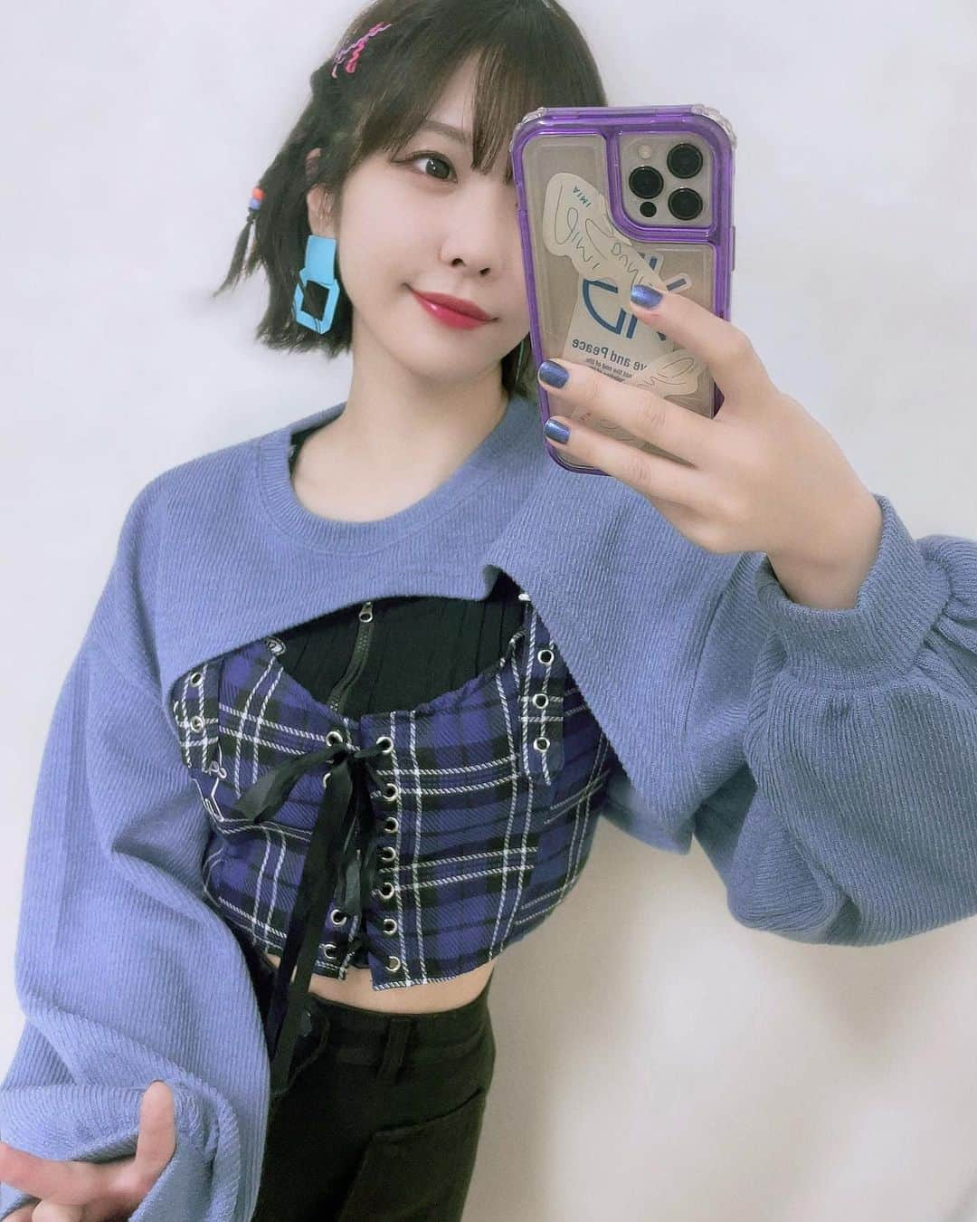 愛美のインスタグラム：「#ootd #チームY #わいコレ#y2k テーマの衣装✨」