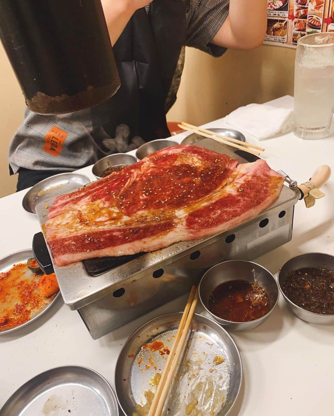 えみっくすさんのインスタグラム写真 - (えみっくすInstagram)「超有名で憧れのひとがふたごめちゃくちゃ美味しいって何度も書いてたから、めっちゃ行きたかったふたご💗憧れの【はみかる】してきた(ᐡ｡• · •｡ᐡ)♡ハミカルはもちろん、赤身からホルモンまで柔らかくてとっても美味しかった💓厚切りのタンがここ最近で1番感動した(ˊo̴̶̷̤ ̫ o̴̶̷̤ˋ)♡ . INIファンの店員さんがフレンドリーで優しくて、荻窪店は推しの店舗❕❕絶対にまた行く～❕❕❕❕  🍬 .｡ _________________________ ｡. 🍬   　えみっくすおすすめのグルメ情報を ︎︎ 　　　▶️ #えみっくすグルメ ◀️  　　　でまとめています⸜(*⃙⃘'ᵕ'*⃙⃘)⸝⋆*   　気になるお店があればぜひ食べに行って  　ハッシュタグをつけて投稿してね📷✨  🍬 .｡ _________________________ ｡. 🍬   #大阪焼肉ホルモンふたご  #ふたご  #焼肉  #焼肉グルメ  #焼肉好きな人と繋がりたい  #肉スタグラム  #フォトジェ肉  #肉食女子  #グルメ  #グルメ好きな人と繋がりたい  #グルメ女子  #グルメスタグラム  #東京グルメ  #荻窪グルメ  #荻窪  #荻窪ディナー  #ぽっちゃり  #ぽっちゃり女子  #ぽっちゃりさんと繋がりたい  #ぽっちゃり大人女子  #ぽっちゃりモデル  #ぽっちゃり女子と繋がりたい  #プラスサイズ  #plussize  #plussizefashion  #curvy  #curvygirl #ミスiD2022 #みけぽ」6月21日 22時04分 - emix_momoka