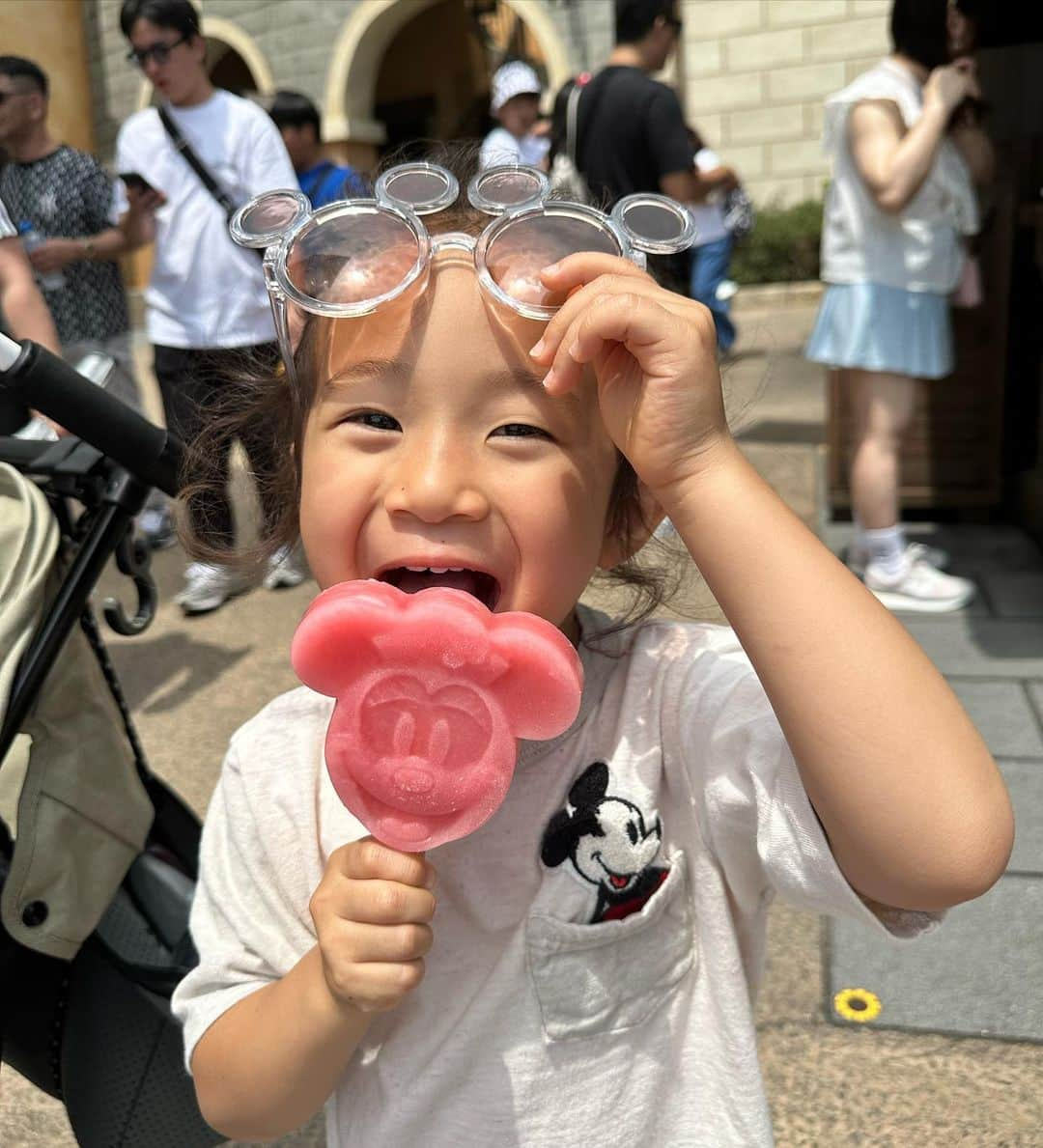 黒木啓司さんのインスタグラム写真 - (黒木啓司Instagram)「#tokyodisneyland  #ミッキーマウス #mickeymouse #ミッキーマリウス　と一緒に😆✌️ 息子はミッキーマリウスが大好き😘 #楽しみマリウス」6月21日 22時06分 - keiji_papa_