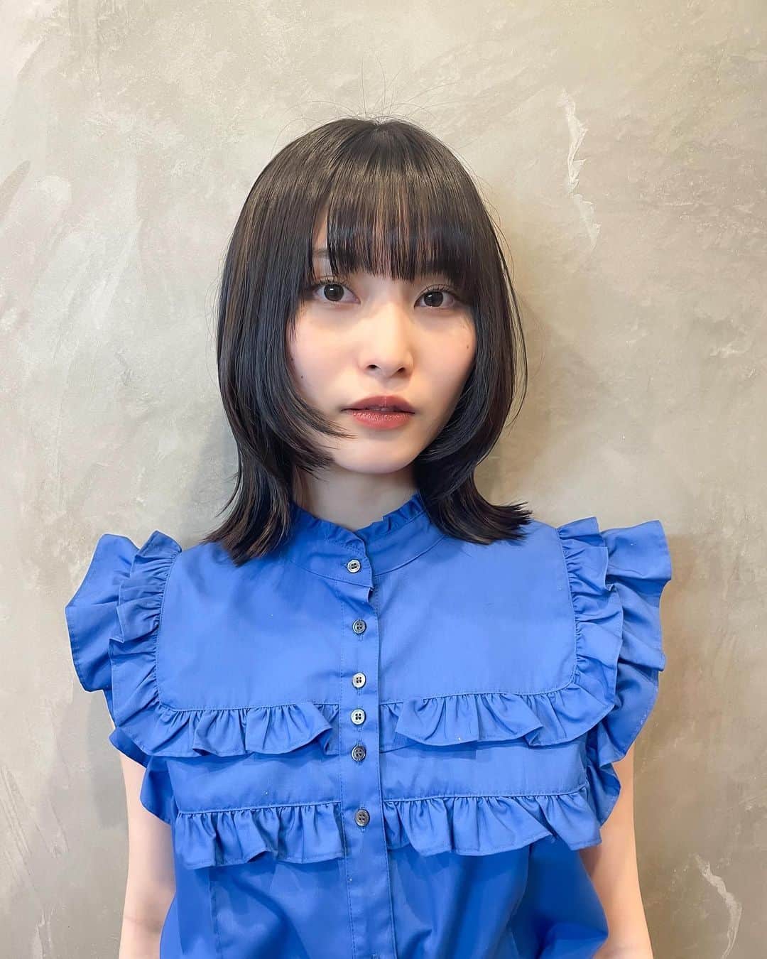 のインスタグラム：「cut✂︎  久しぶりに結構短いかも。 夏に向けて気持ちも上がるよね🍋  #haircut #レイヤーカット #ロブ」