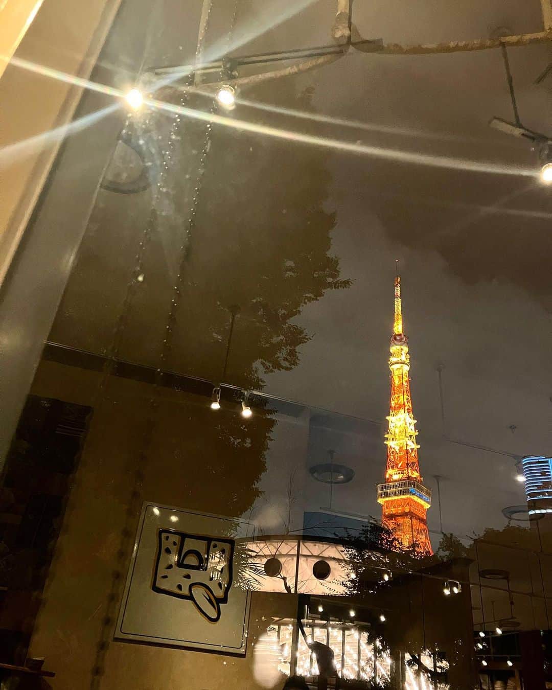 高見侑里さんのインスタグラム写真 - (高見侑里Instagram)「◡̈♥︎ 東京タワーの消灯前には、近くのル・パン・コティディアンへ🥐  こちら、ベルギーのパン屋さんなのです🇧🇪  また行きたいなぁ✈️  #ベルギー #ルパンコティディアン」6月21日 22時30分 - yuri_takami_official