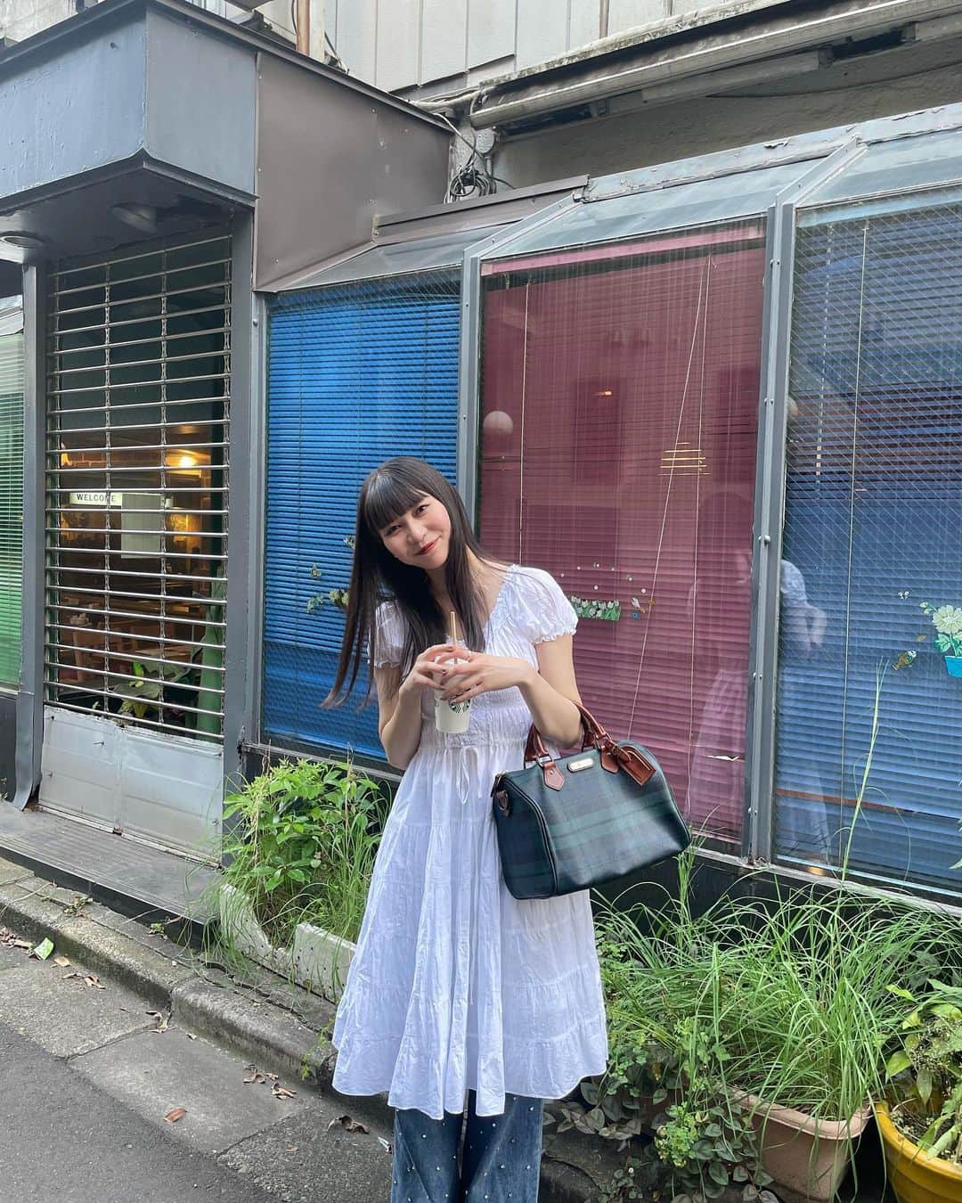 庄司芽生のインスタグラム：「少し前に @kittyxxx pupup in tokyoに付き添いで行ったはずがワンピースもデニムもゲットしていました〜〜🍭🤍✨ #めいの服」
